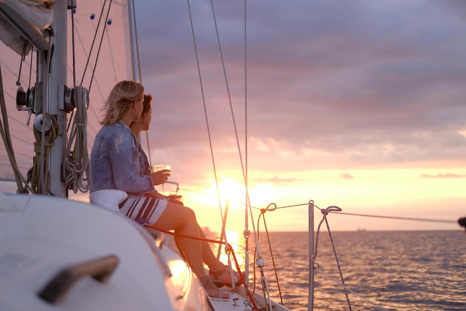 Skippered vs. Bareboat vs. Crewed Yacht Charters in Greece: How to Choose